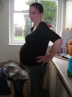 Mum's bump 001b.jpg