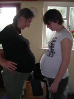 Mum's bump 002b.jpg