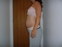 Bump 25 Weeks (Small).JPG