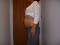 Bump 26 Weeks (Small).JPG