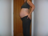 Bump 32 Weeks (Small).JPG