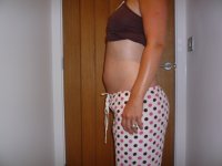 Bump 18 Weeks (Small).JPG