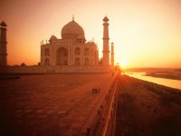 The%20Taj%20Mahal%20at%20Sunset,%20India%20-%201600x1200%20-%20ID%2026704%20-%20PREMIUM.jpg