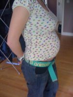 28 weeks pregnant side view.jpg