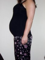 18 wks pregnant 008.jpg
