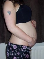 18 wks pregnant 007 (2).jpg
