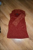 wine coloured top with gold glitter.jpg