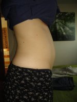 14 weeks pregnant belly.jpg