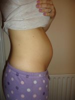 20 week pregnant belly.jpg
