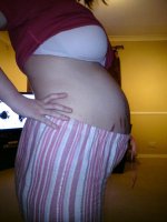 31+3 weeks pregnancy bump2.jpg